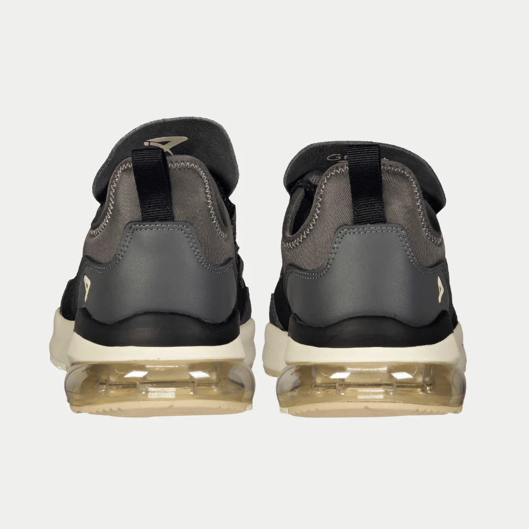LA Gear Men's Runyon Lowtop Sneakers | Black x Gray Cushioned Footwear