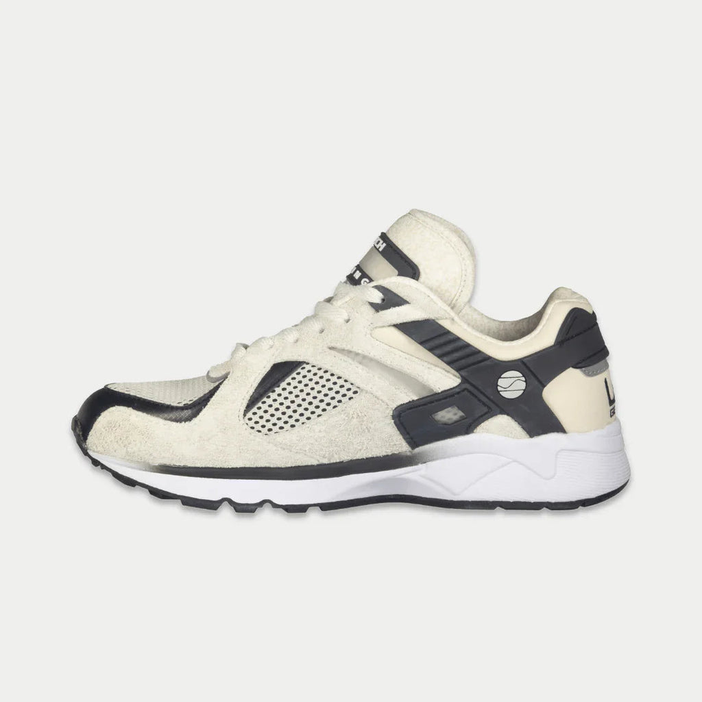 LA Gear Women's Catapult Light-Up Lowtop Sneakers | White x Black Footwear
