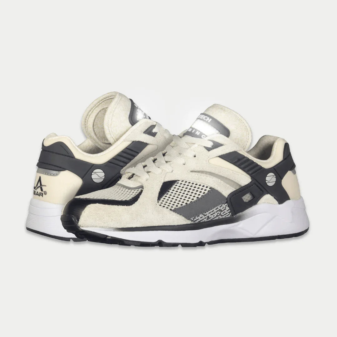 LA Gear Women's Catapult Light-Up Lowtop Sneakers | White x Black Footwear